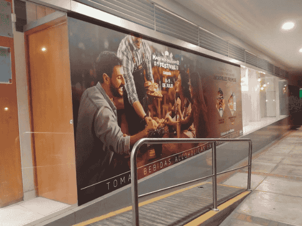 Vinil adhesivo publicitario